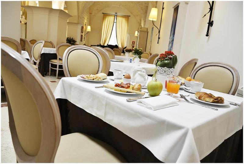 Ostuni Palace - Hotel Bistrot & Spa Dış mekan fotoğraf